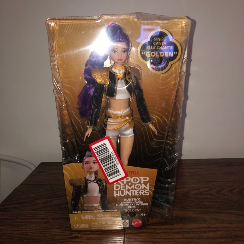 kPop Demon Hunters huntr/X Singing Rumi Doll golden
